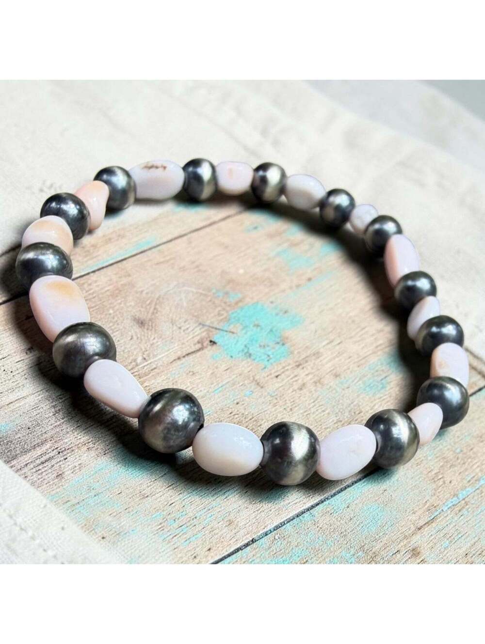 6.25" Pink Conch Stretch Bracelet